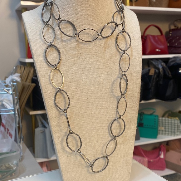 Jewelry - Silver tone circle chain necklace